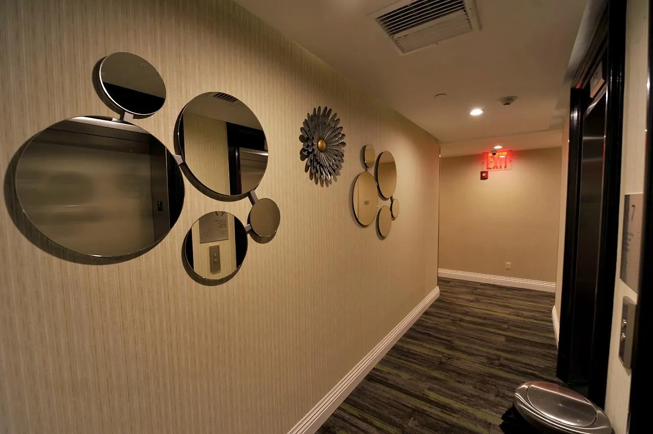 Wyndham Garden Fresh Meadows Flushing Hotel New York 3*,